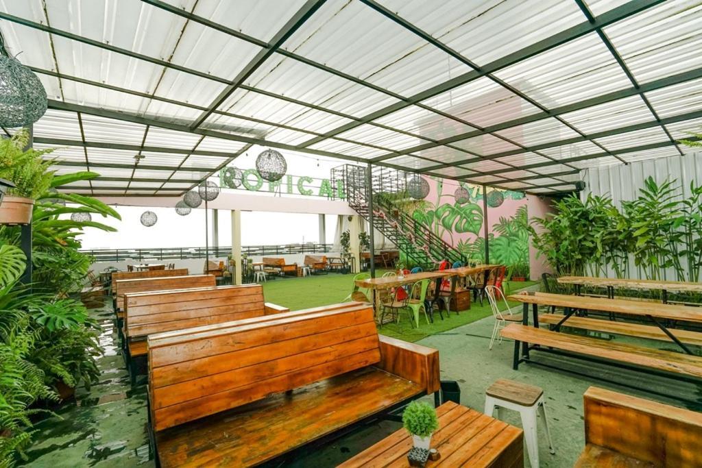 Deli Hotel Medan Dış mekan fotoğraf
