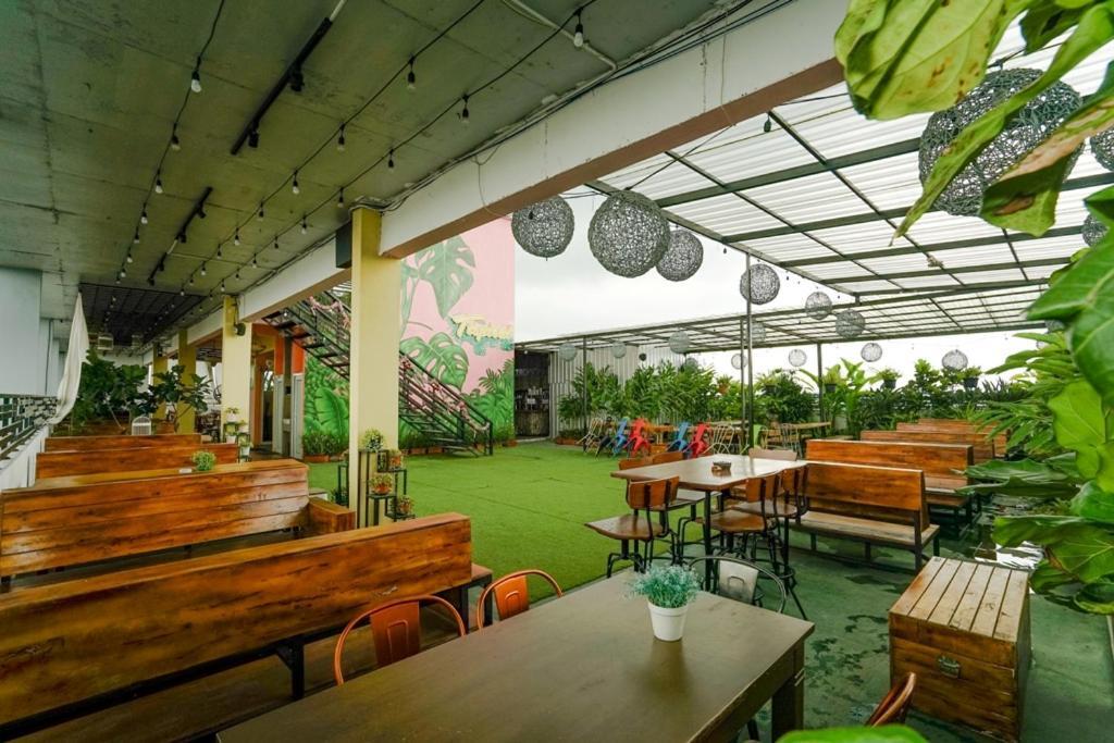 Deli Hotel Medan Dış mekan fotoğraf